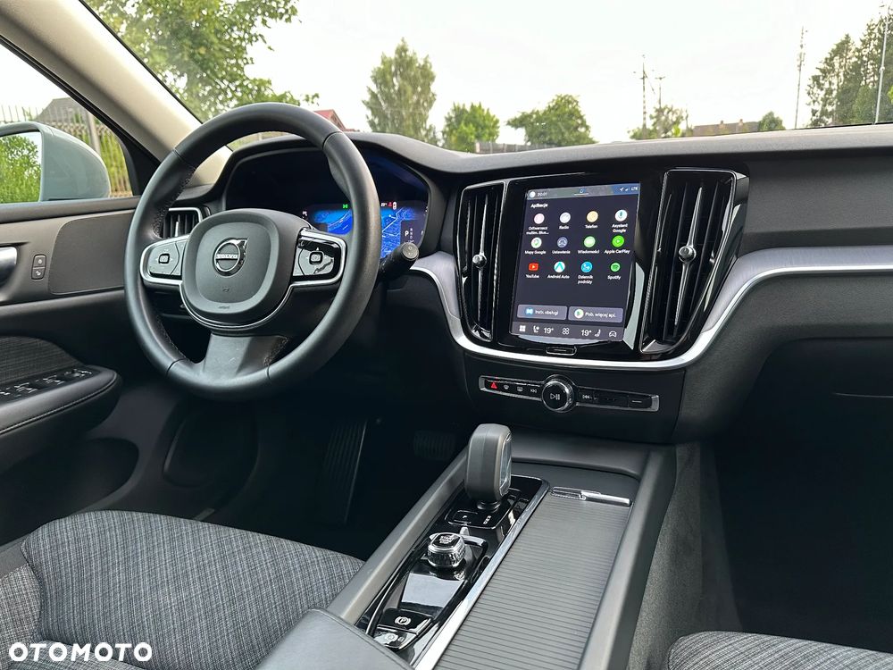 Volvo V60 Cross Country - 22