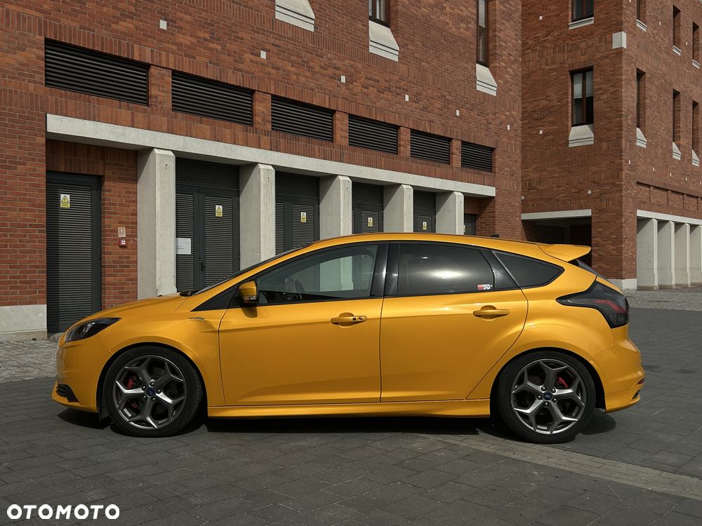 Ford Focus 2.0 EcoBoost ST mit Leder-Sport-Paket - 3