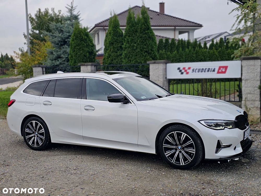 BMW Seria 3 320d xDrive Luxury Line sport - 9