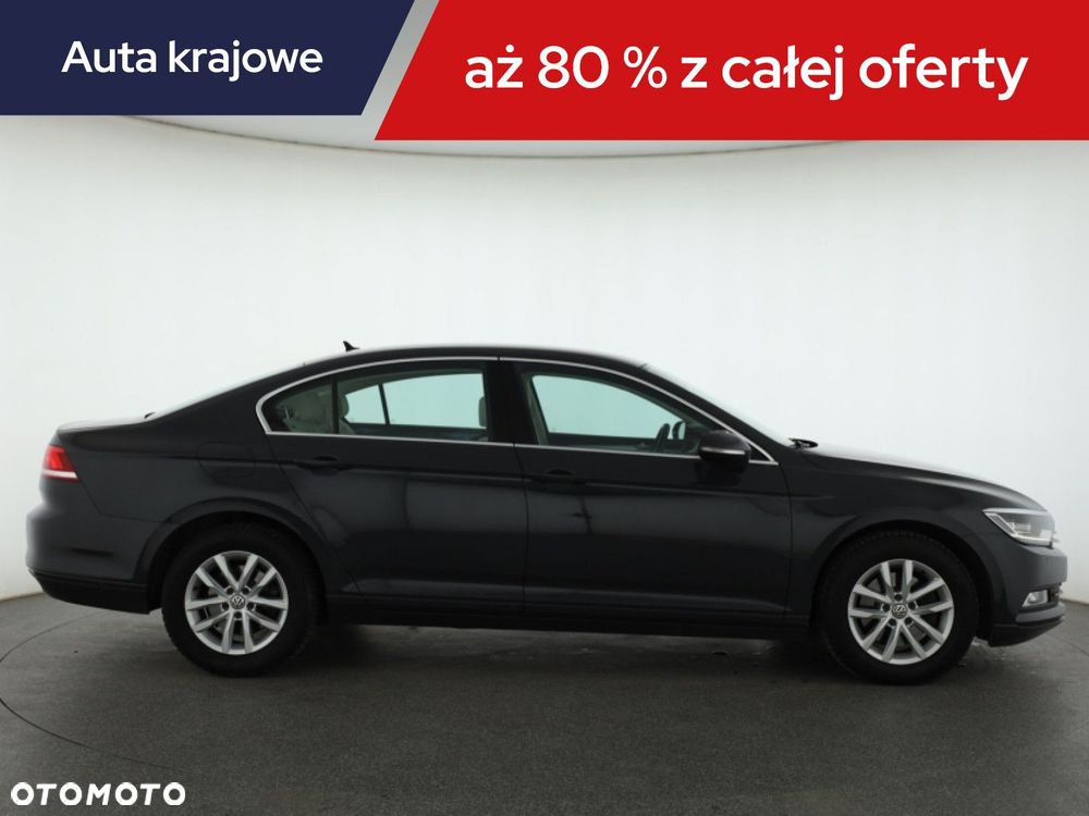 Volkswagen Passat - 8