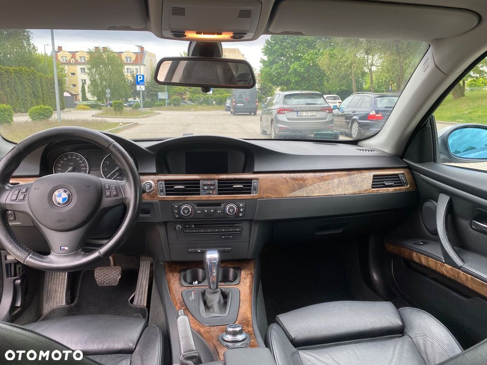 BMW Seria 3 320i - 10