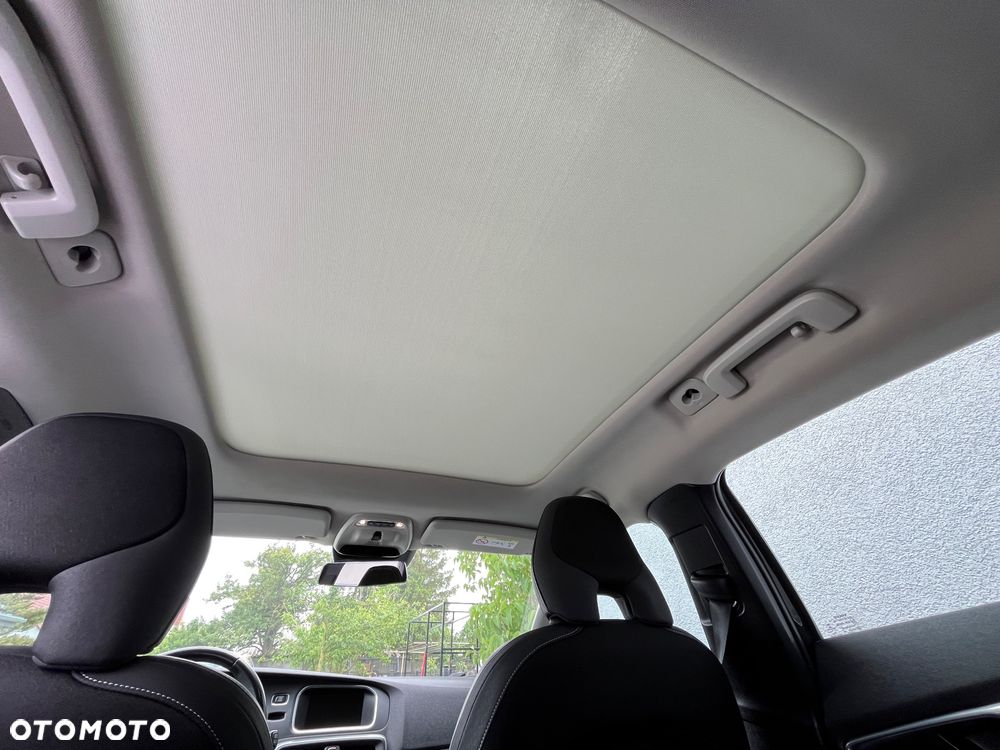 Volvo V40 - 23