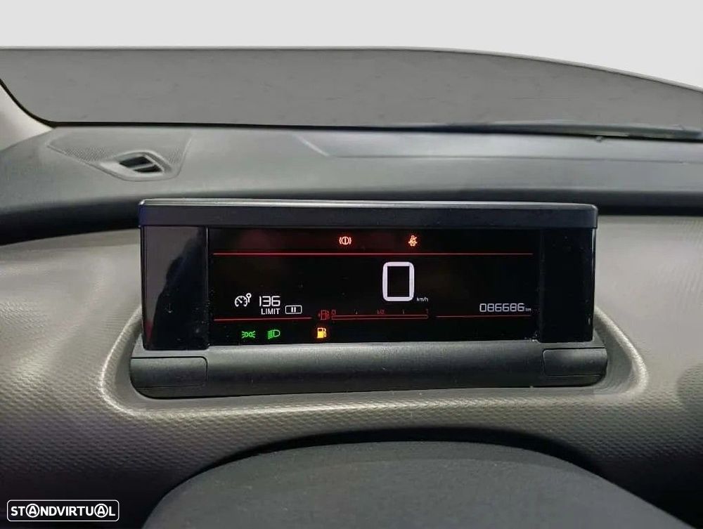 Citroën C4 Cactus 1.2 PureTech Feel Business — fotografia 11