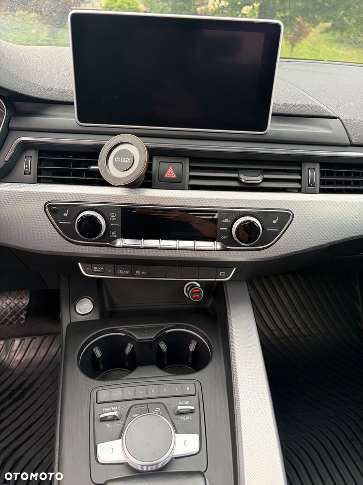 Audi A4 Limousine - 16