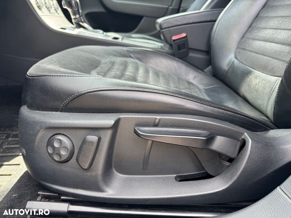 Volkswagen Passat 2.0 TDI DPF Blue TDI DSG Highline - 17