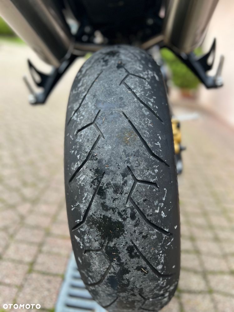 Triumph Street Triple - 22