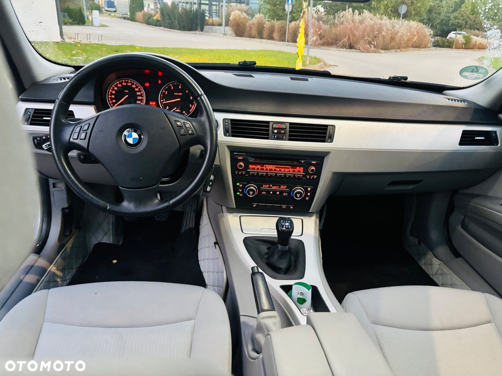 BMW Seria 3 - 12
