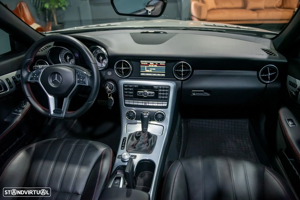 Mercedes-Benz SLK 200 (BlueEFFICIENCY) 7G-TRONIC - 30