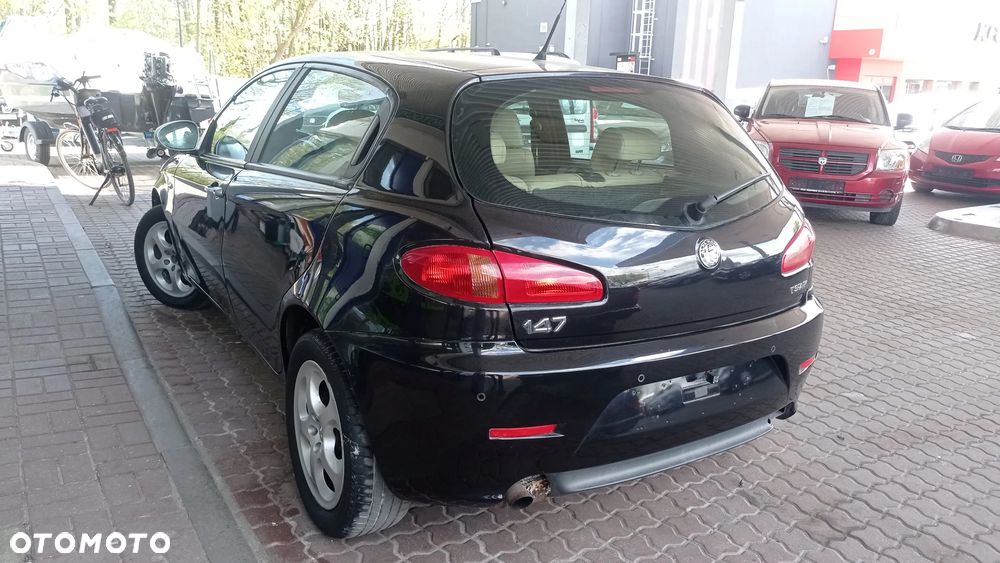 Alfa Romeo 147 1.6 Twin Spark ECO Distinctive - 18