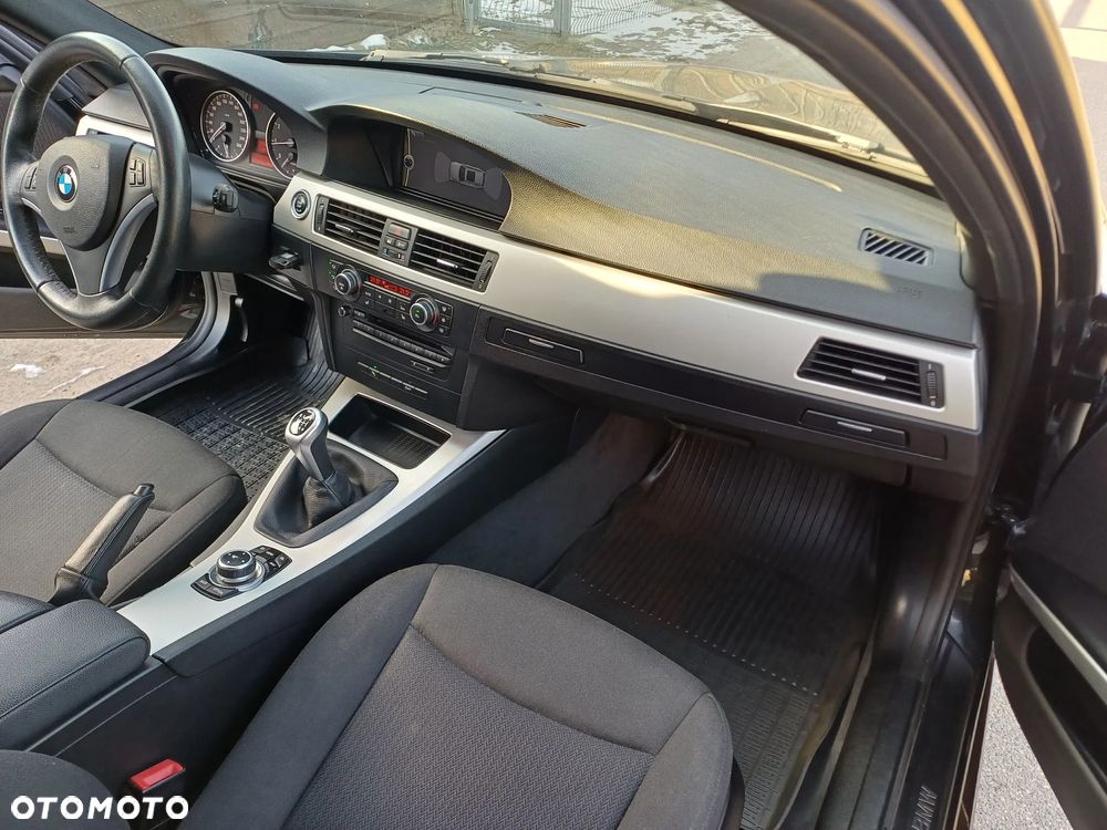 BMW Seria 3 320i Edition Exclusive - 11