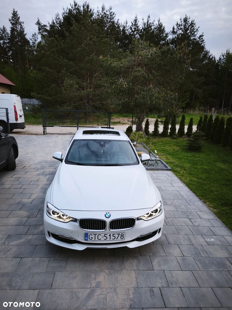 BMW Seria 3 328i Luxury Line - 10