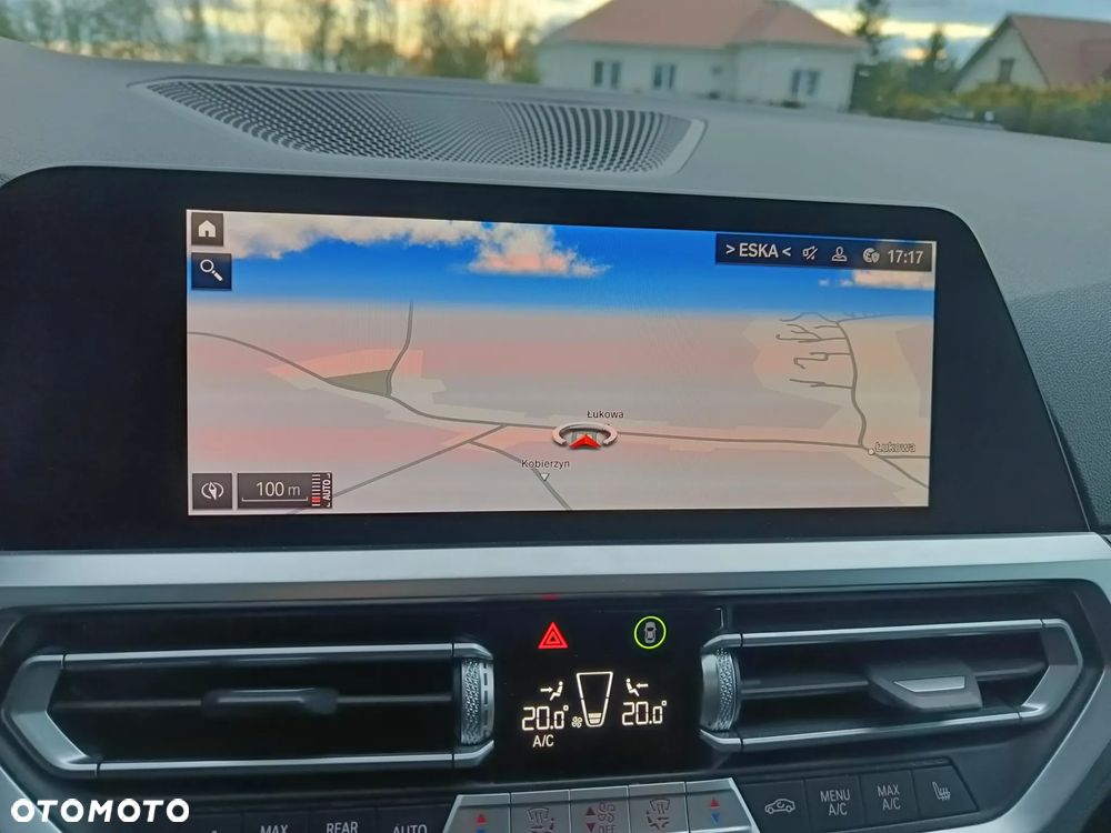 BMW Seria 3 330i xDrive Sport Line - 30