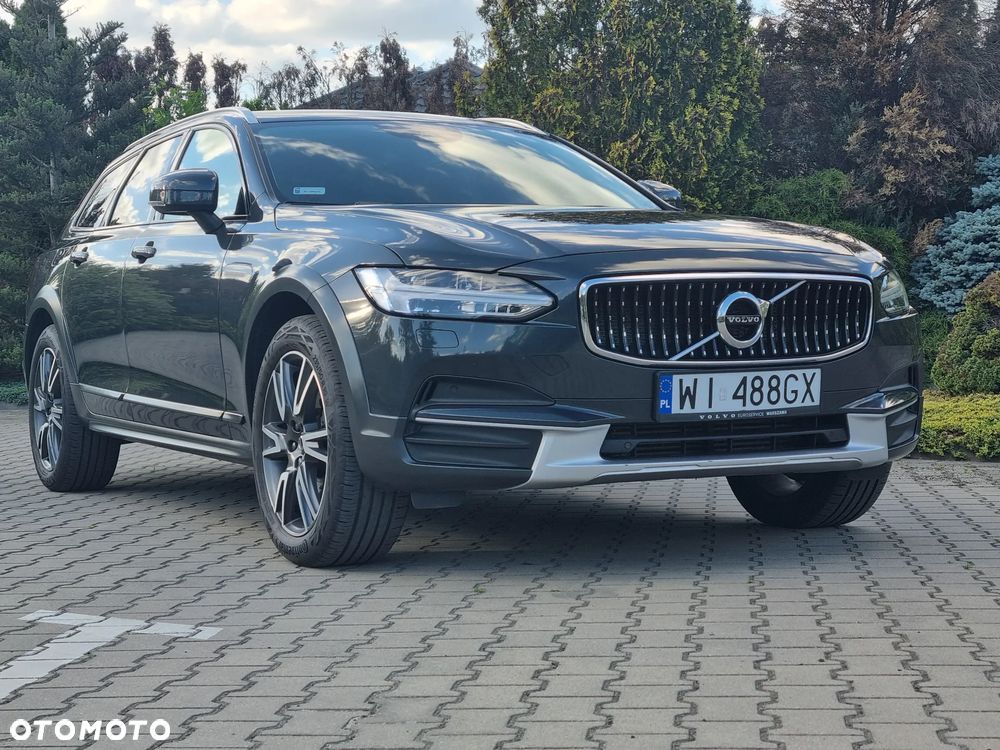 Volvo V90 Cross Country - 18