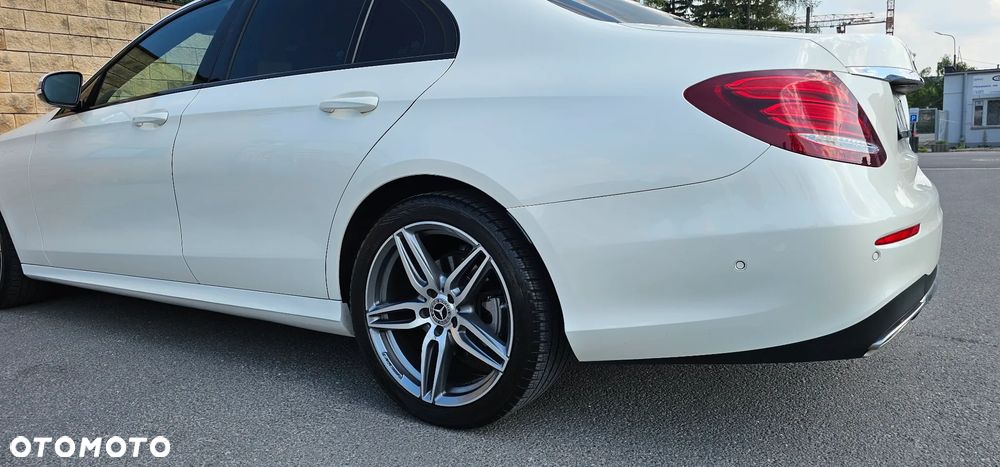 Mercedes-Benz Klasa E 200 9G-TRONIC AMG Line - 19