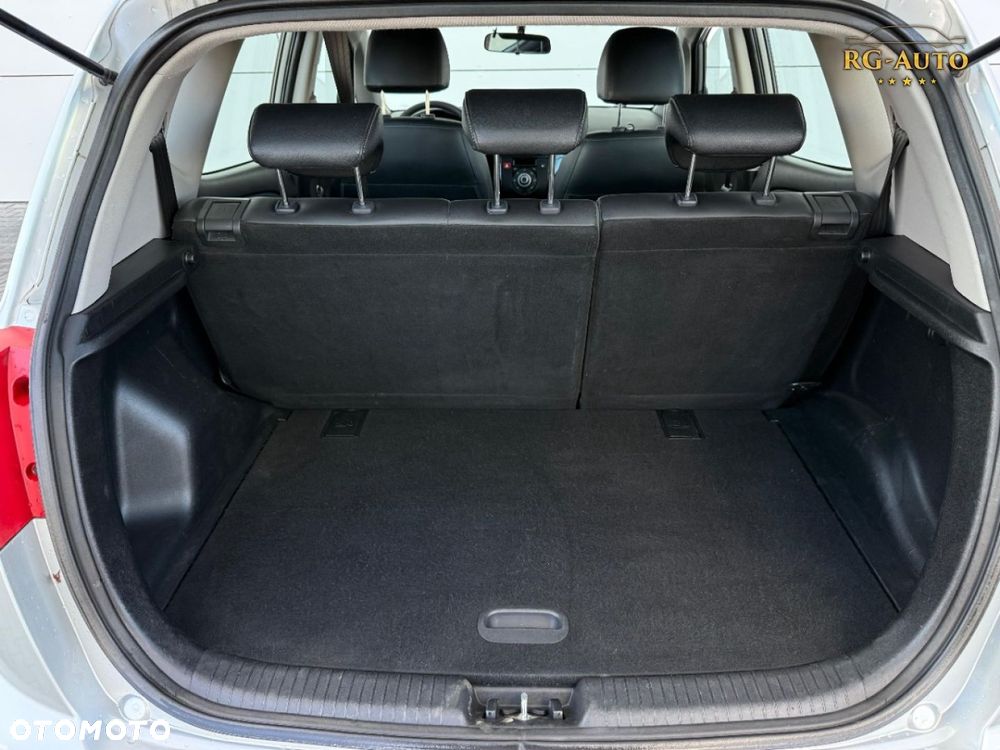 Kia Venga - 34