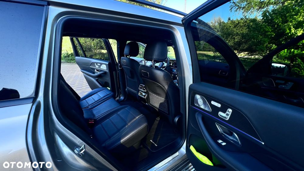 Mercedes-Benz GLS - 12
