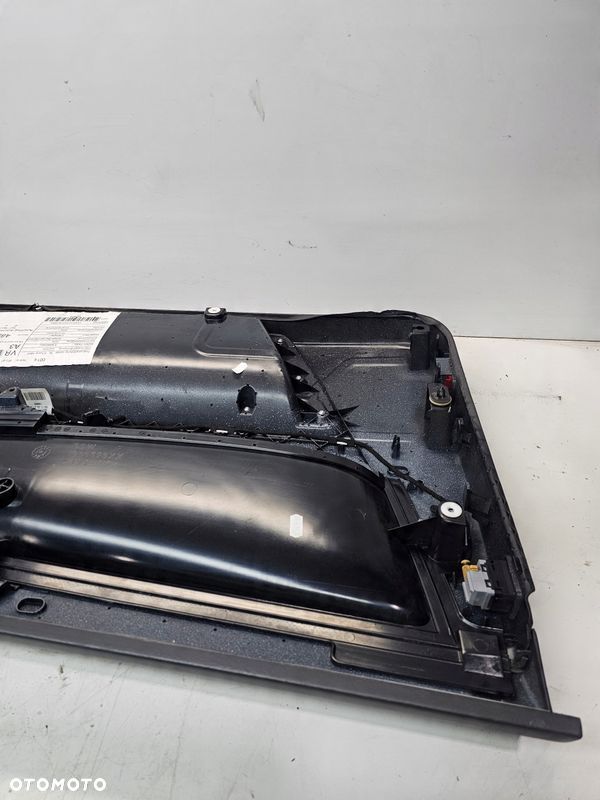 BOCZEK DRZWI PRAWY PRZÓD AUDI A3 8P 8P1867106T EUROPA - 8