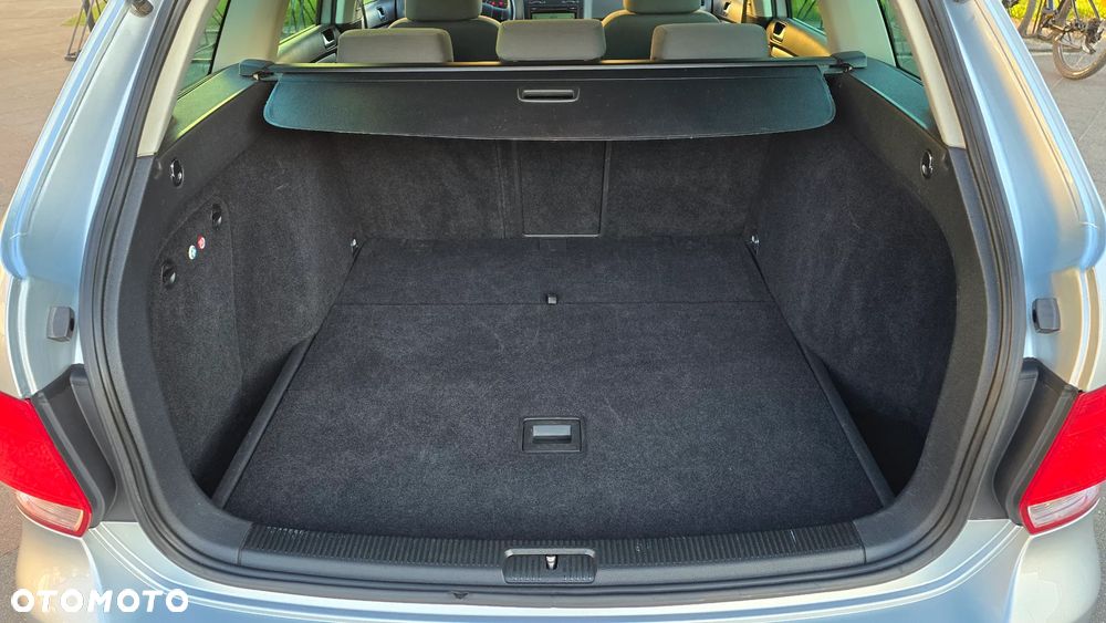 Volkswagen Golf - 28