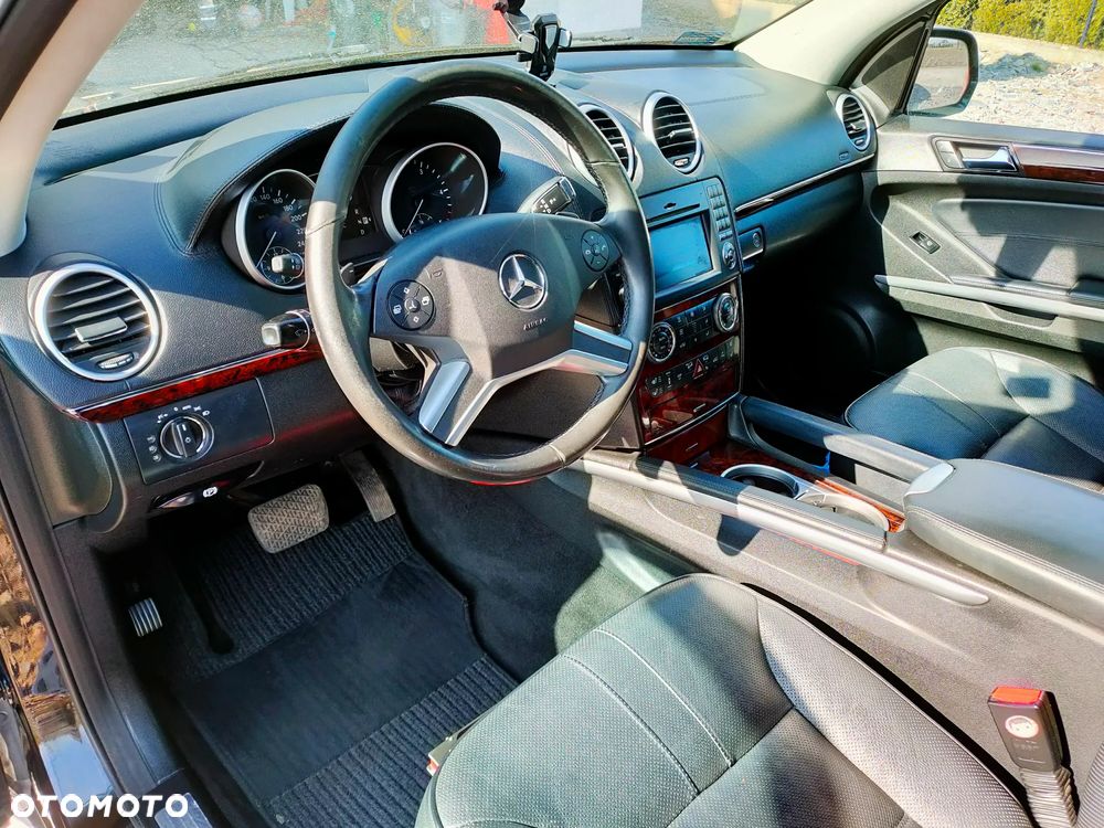 Mercedes-Benz ML - 15