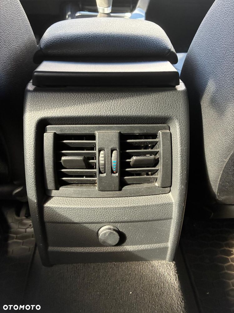 BMW Seria 3 318d - 25