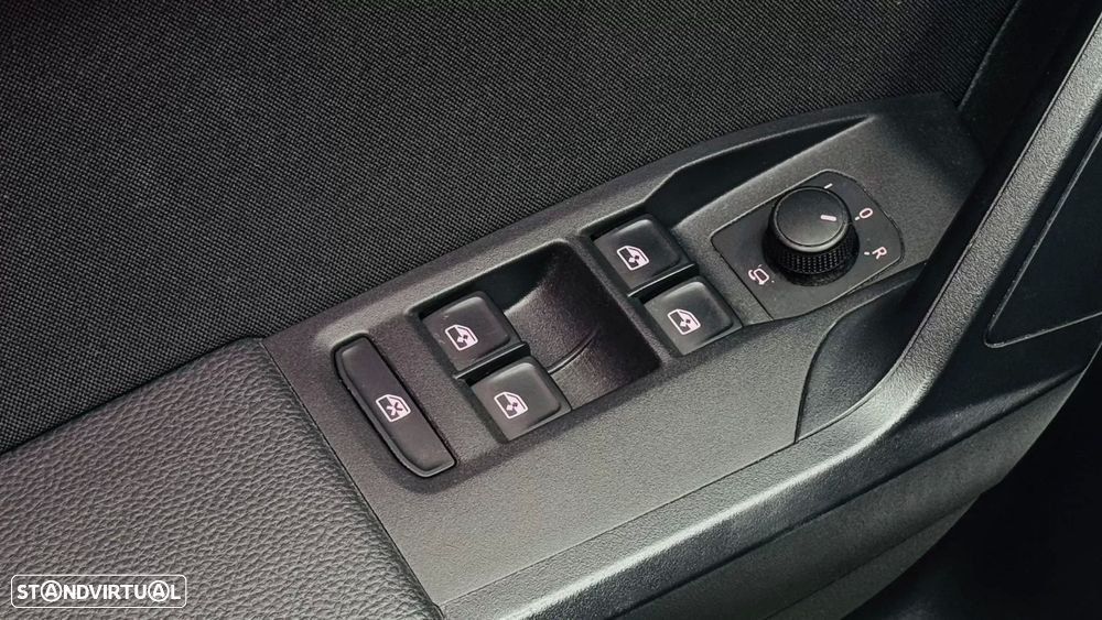 SEAT Arona 1.0 TSI FR - 53