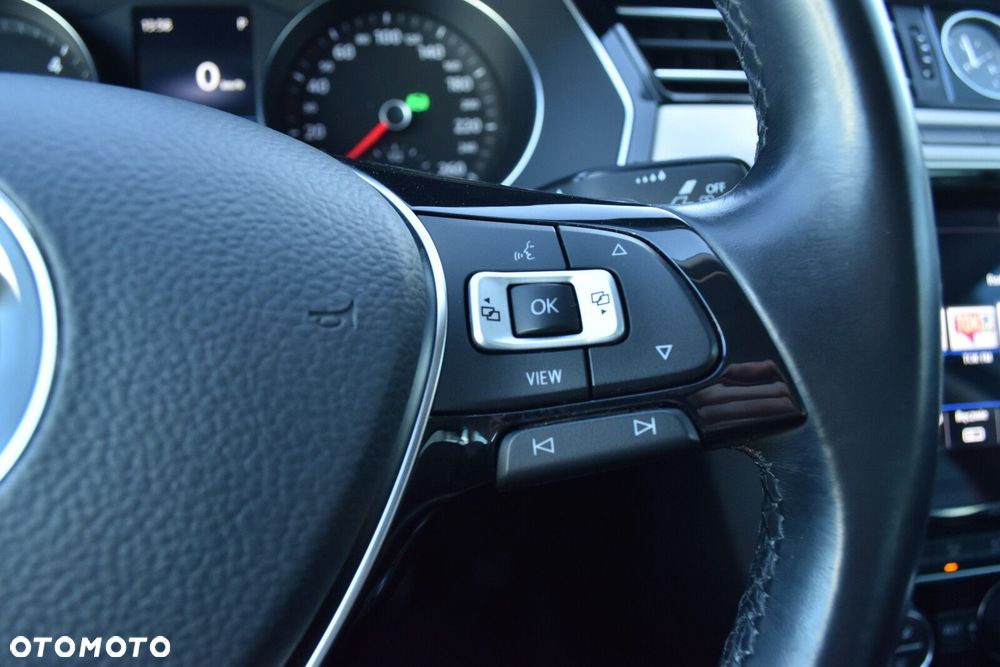 Volkswagen Passat - 15