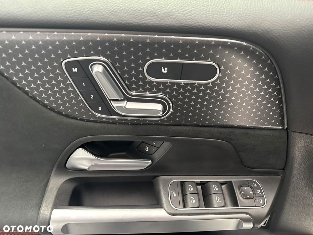 Mercedes-Benz GLB 200 d 4-Matic AMG Line 8G-DCT - 12