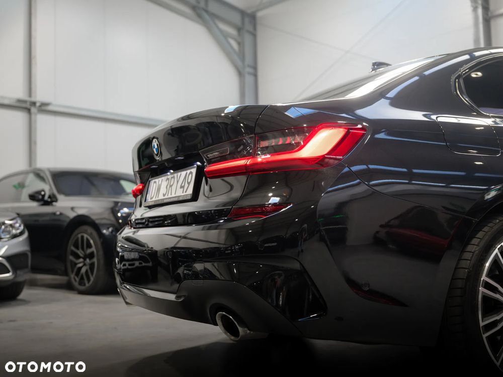 BMW Seria 3 320d xDrive M Sport sport - 9