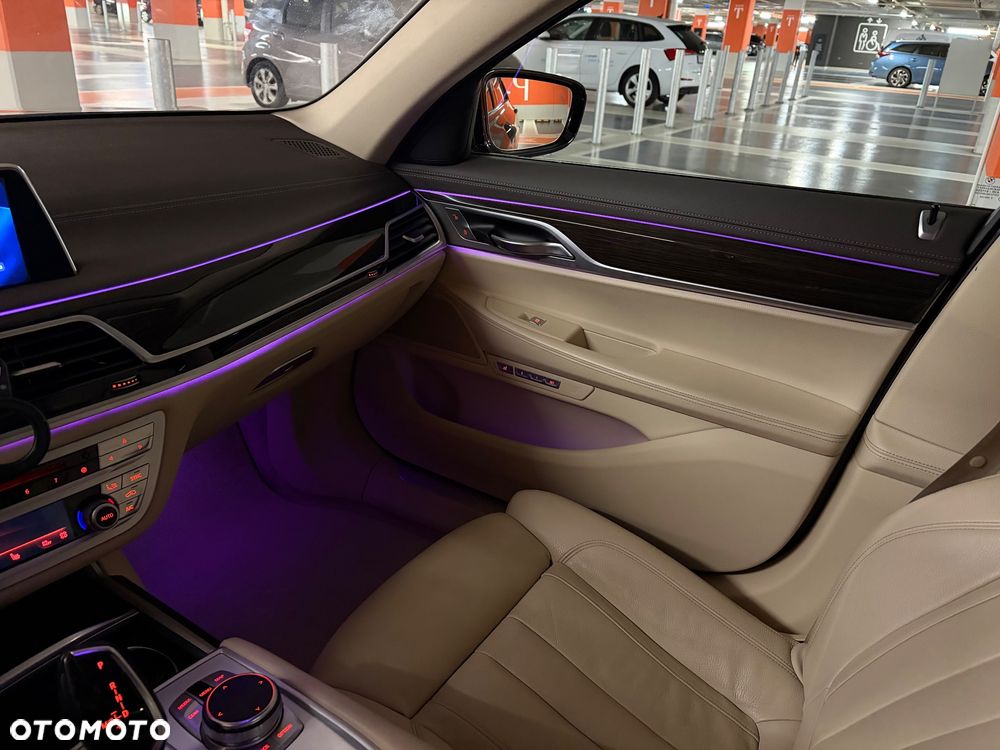 BMW Seria 7 - 30