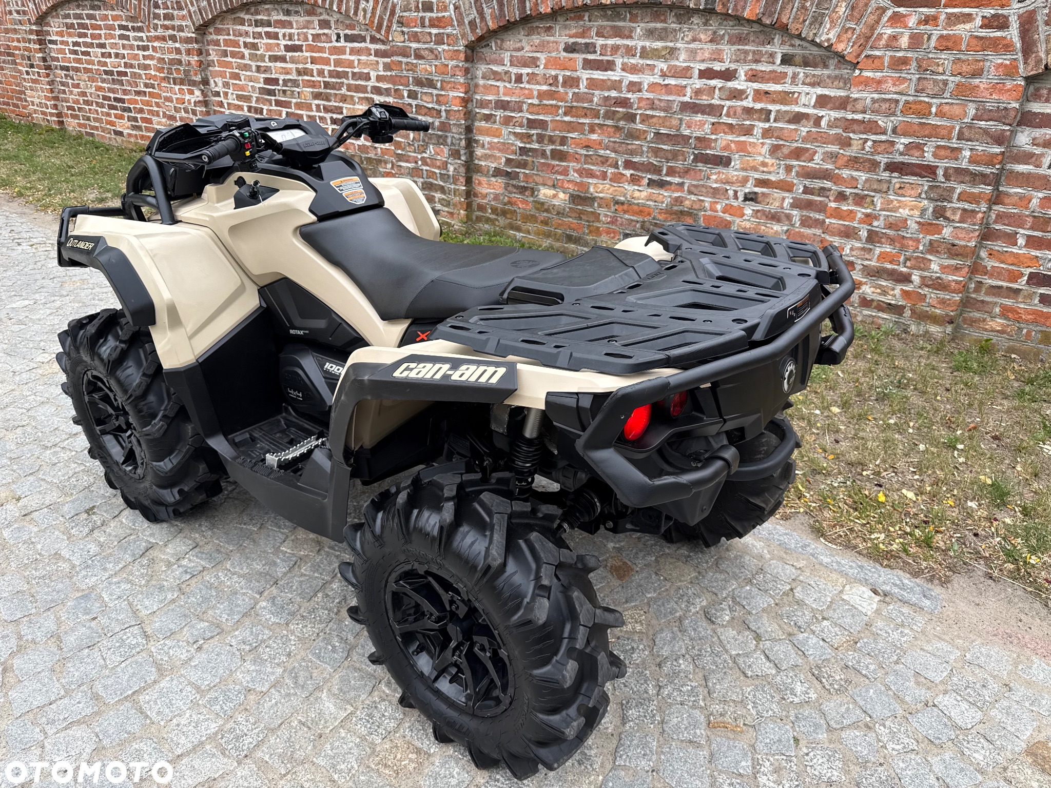 Can-Am Outlander Max - 9