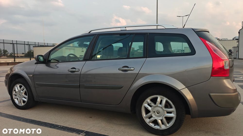 Renault Megane 1.6 Privilege - 4
