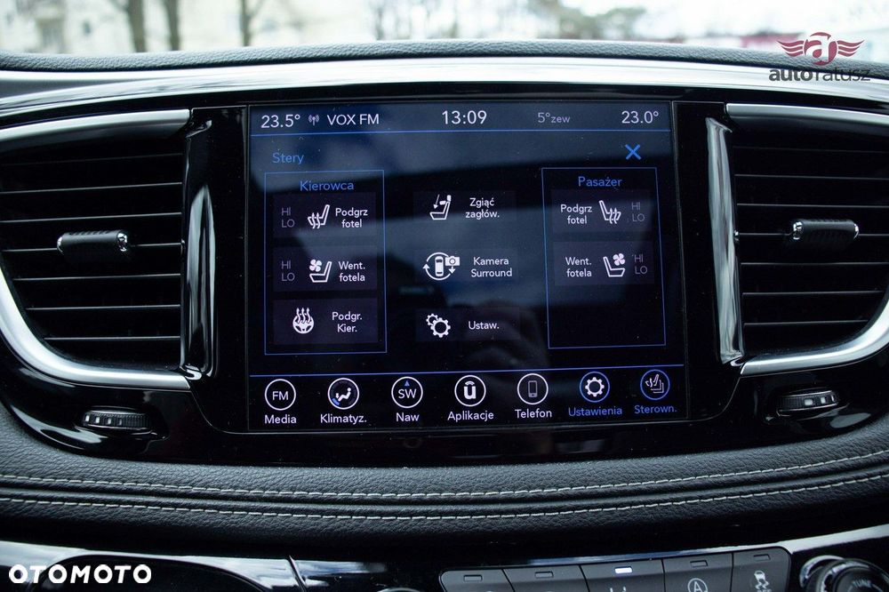 Chrysler Pacifica - 32