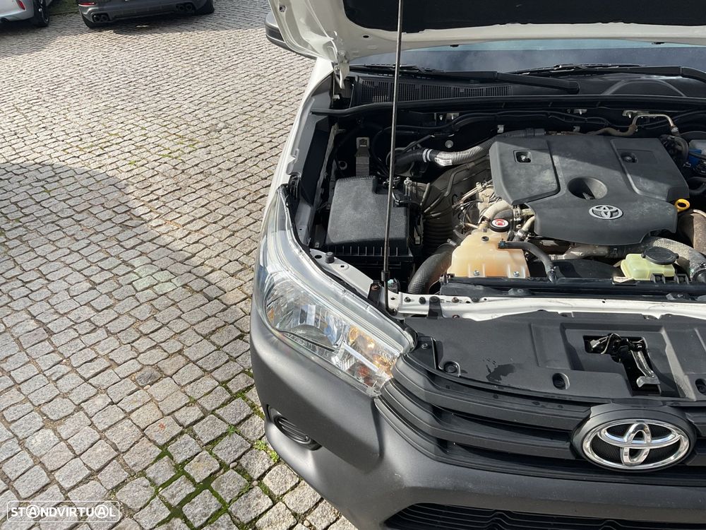 Toyota Hilux 2.4 D-4D 2WD CE - 34