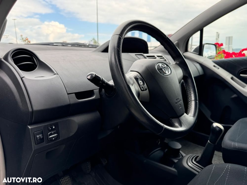 Toyota Yaris 1.4 D-4D Luna - 11