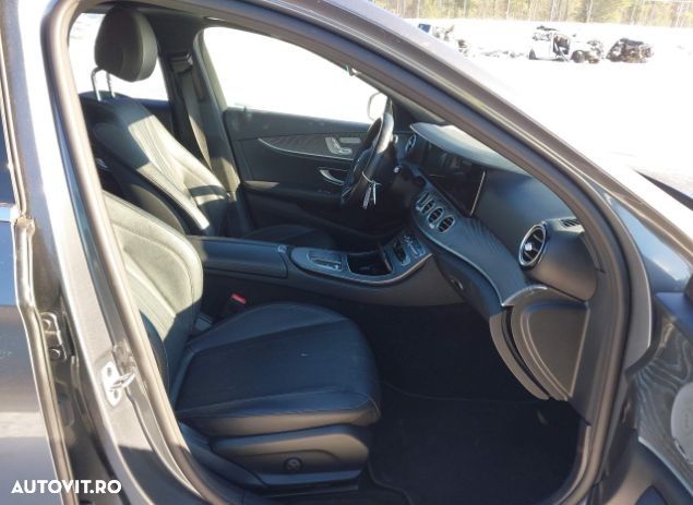 Mercedes-Benz E 300 9G-TRONIC - 5