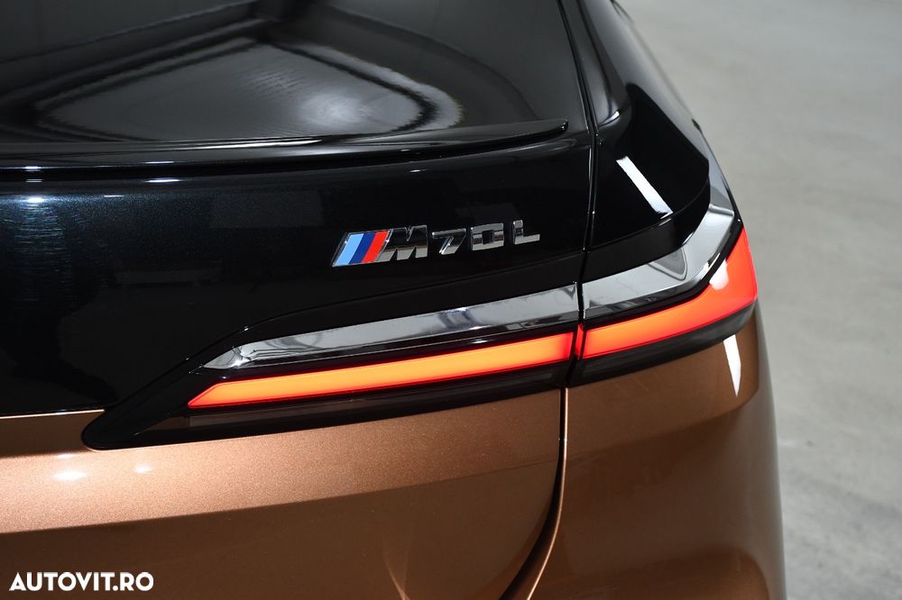 BMW i7 - 10