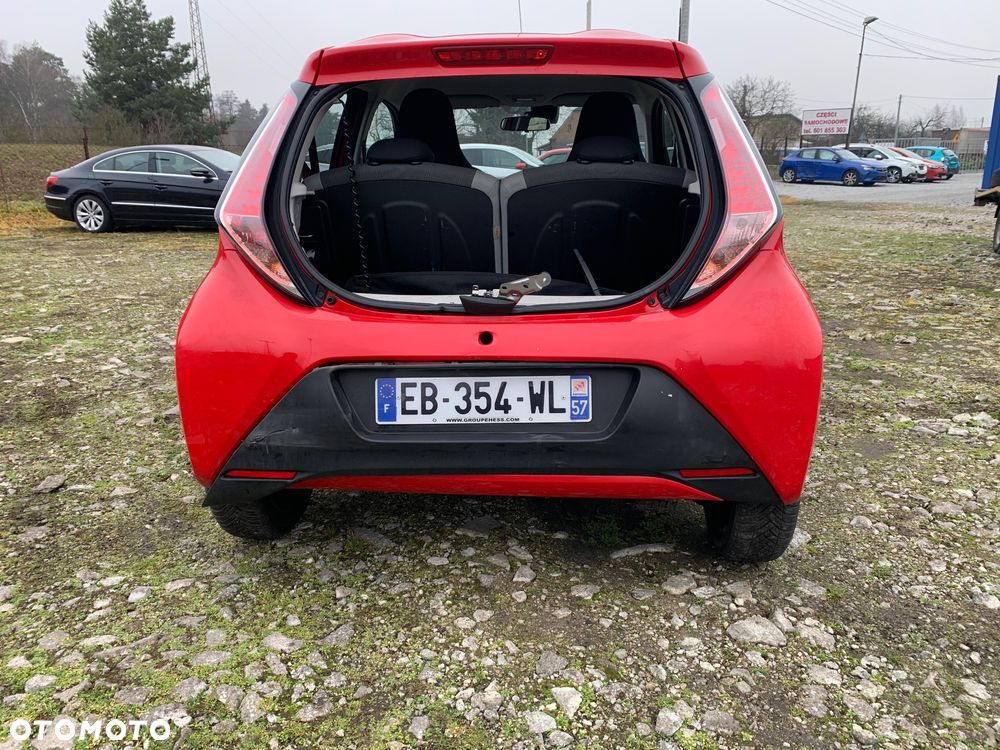 Toyota Aygo x-clusiv - 8