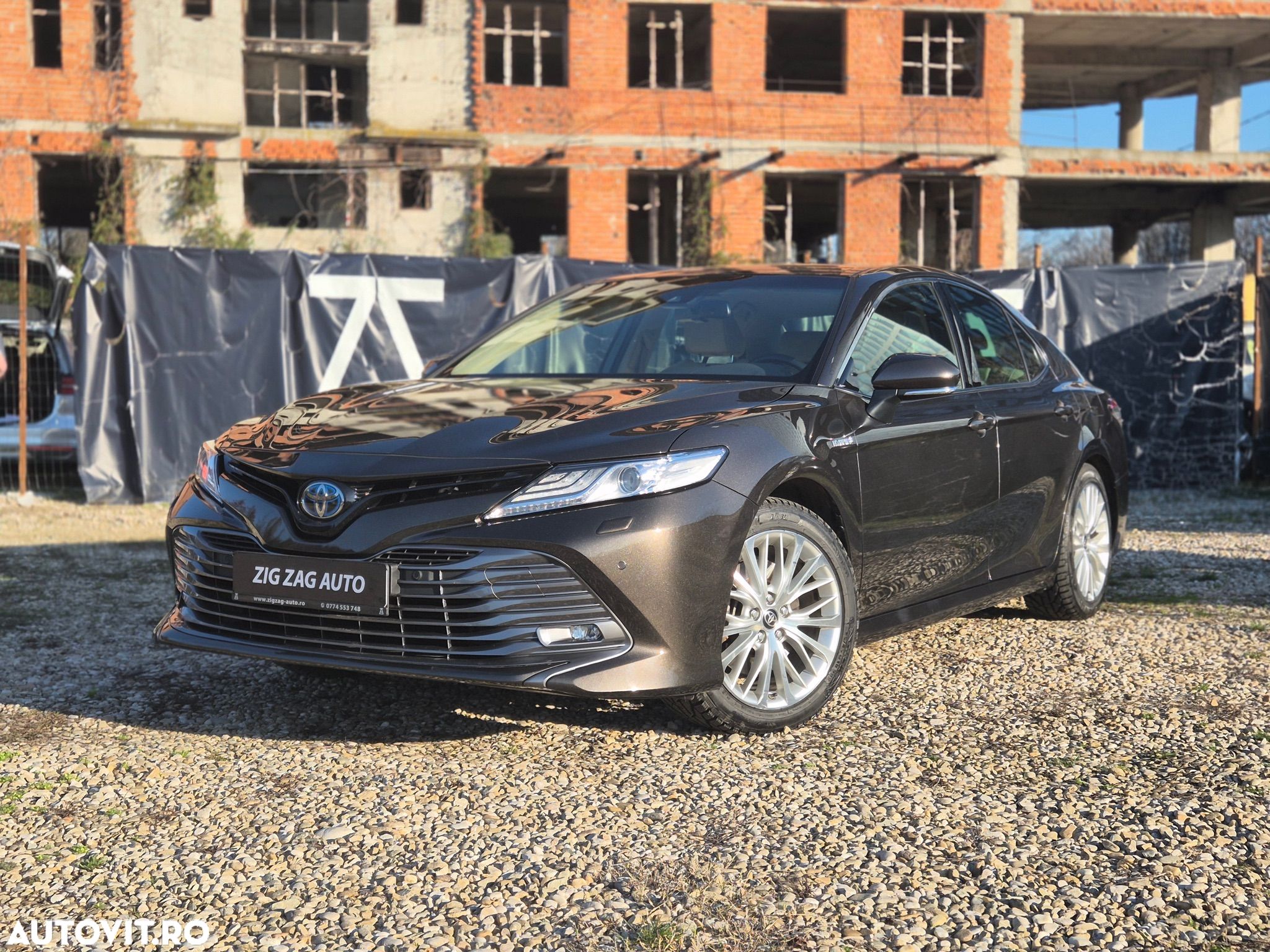 Toyota Camry 2.5 Hybrid Dynamic - 1
