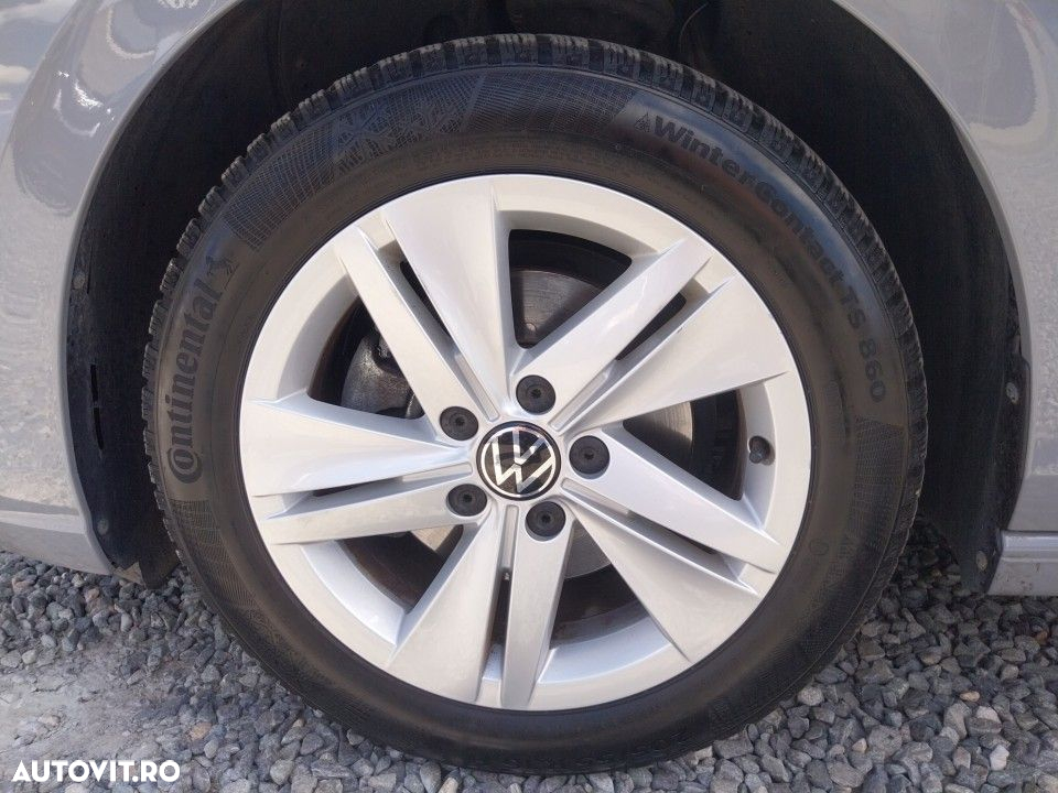 Volkswagen Golf - 23