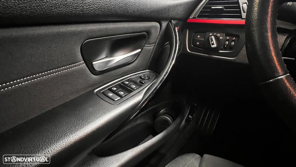 BMW 318 d Touring Auto Line Sport - 36