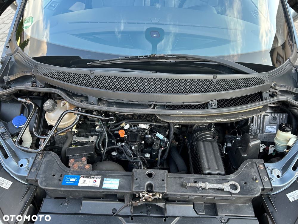Peugeot 807 HDi 165 Premium - 32