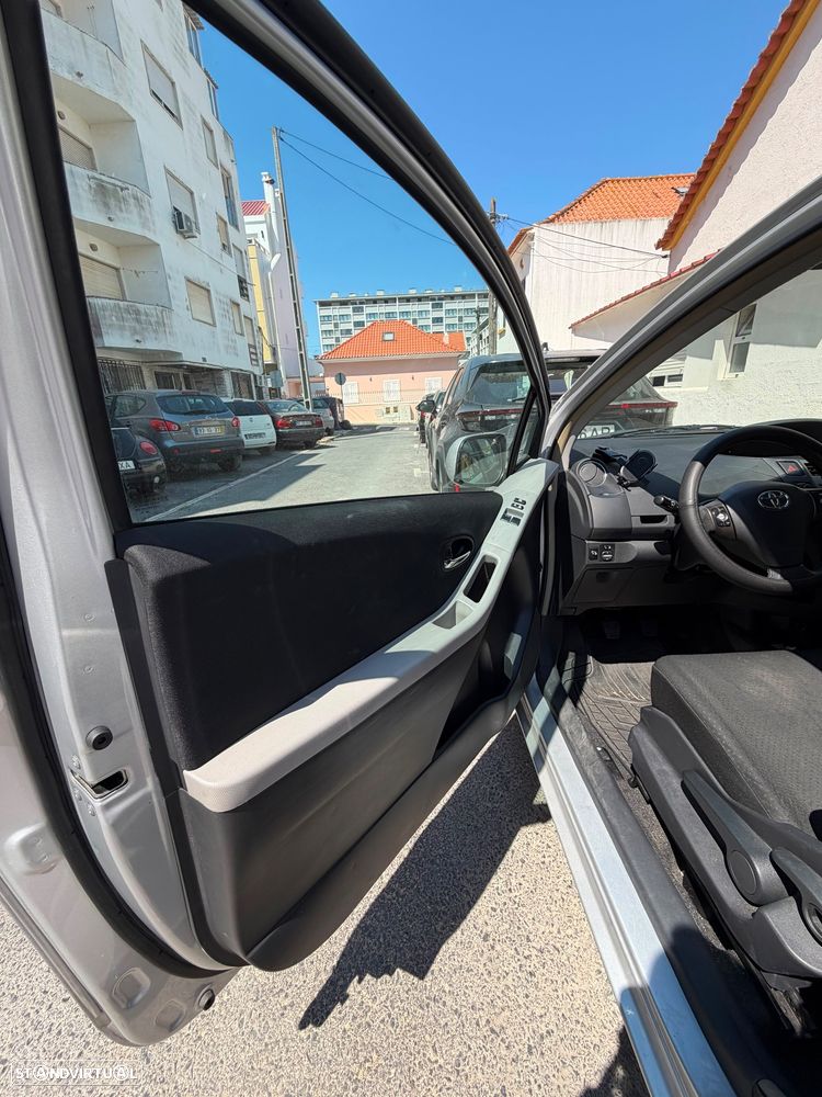 Toyota Yaris 1.0 VVT-i - 11