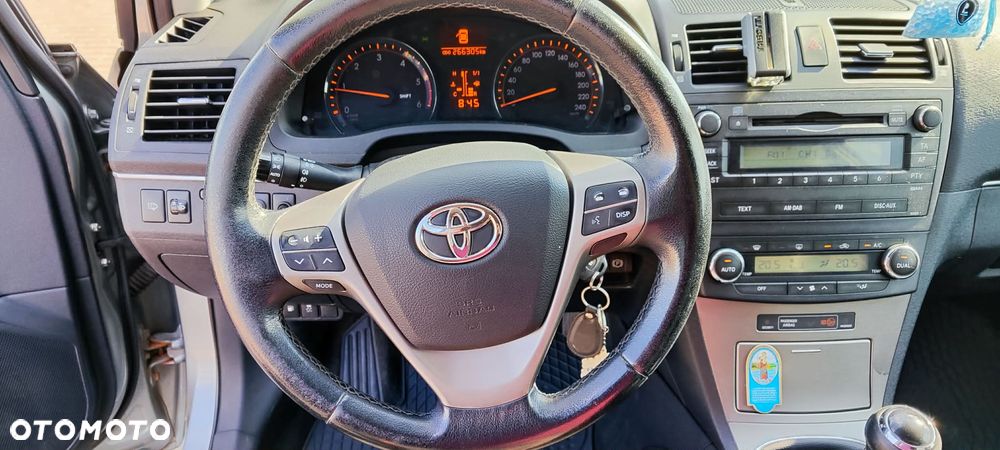 Toyota Avensis 2.0 D-4D - 14