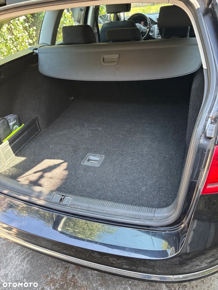 Volkswagen Passat - 12