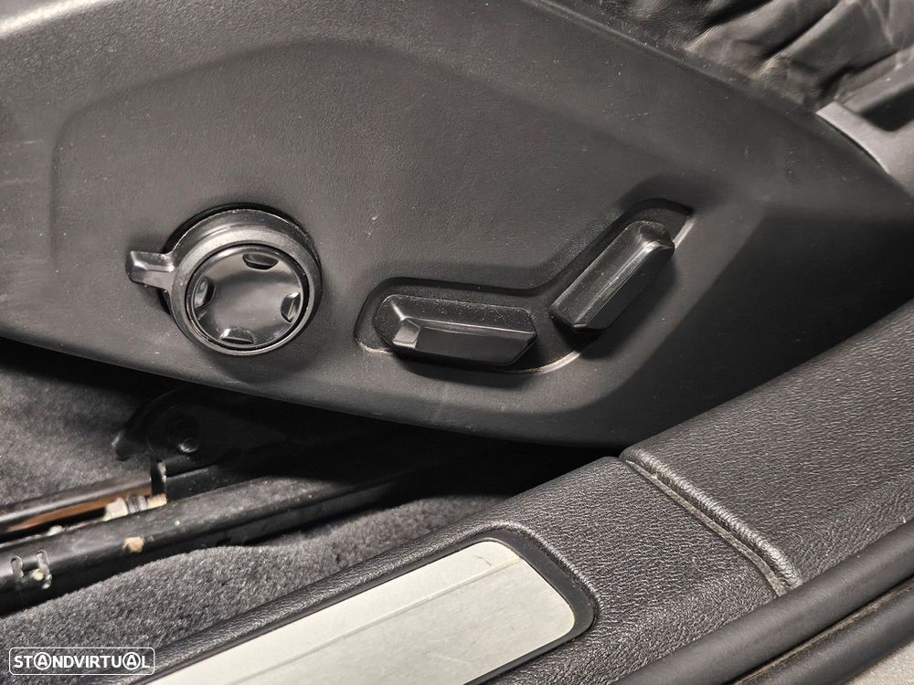 Volvo V60 2.0 T8 AWD TE R-Design - 23