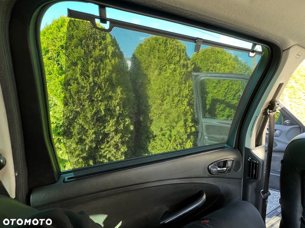 Ford Galaxy 2.0 TDCi Ghia - 13