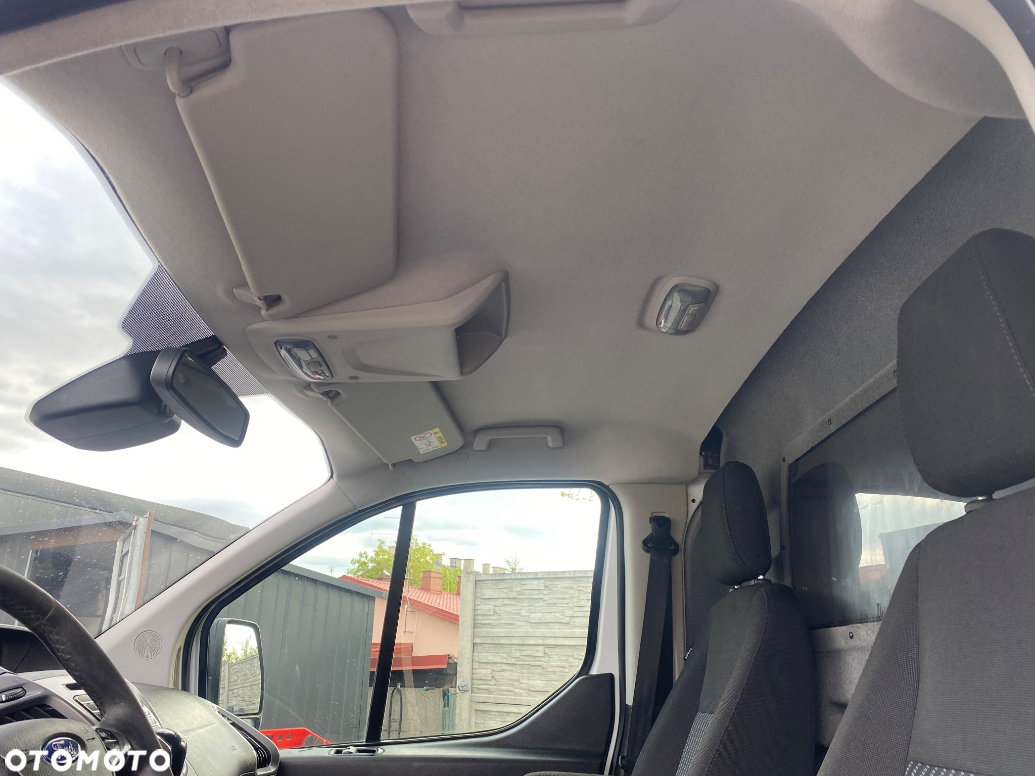 Ford TRANSIT CUSTOM - 11