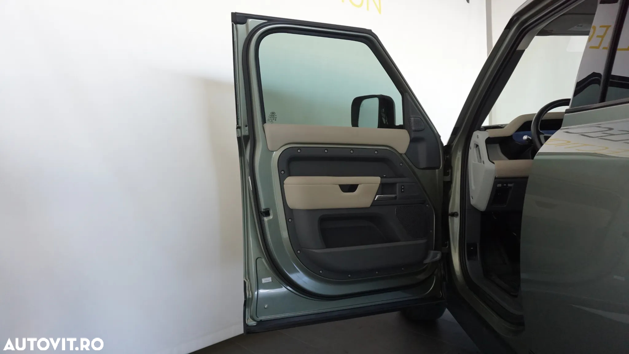 Land Rover Defender 110 2.0P 300 S - 9