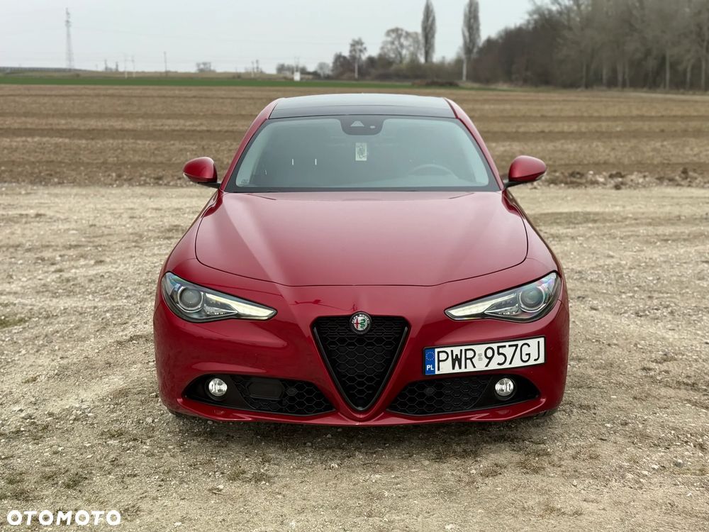 Alfa Romeo Giulia 2.0 Turbo 16V AT8-Q4 Ti - 1