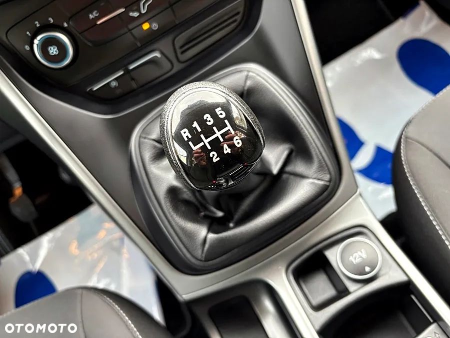 Ford Kuga 1.5 EcoBoost 2x4 Business Edition - 32